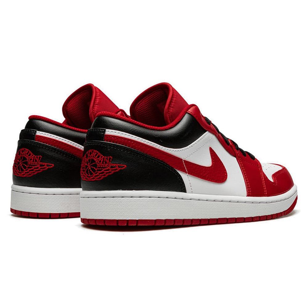 
                      
                        Air Jordan 1 Low Bulls
                      
                    