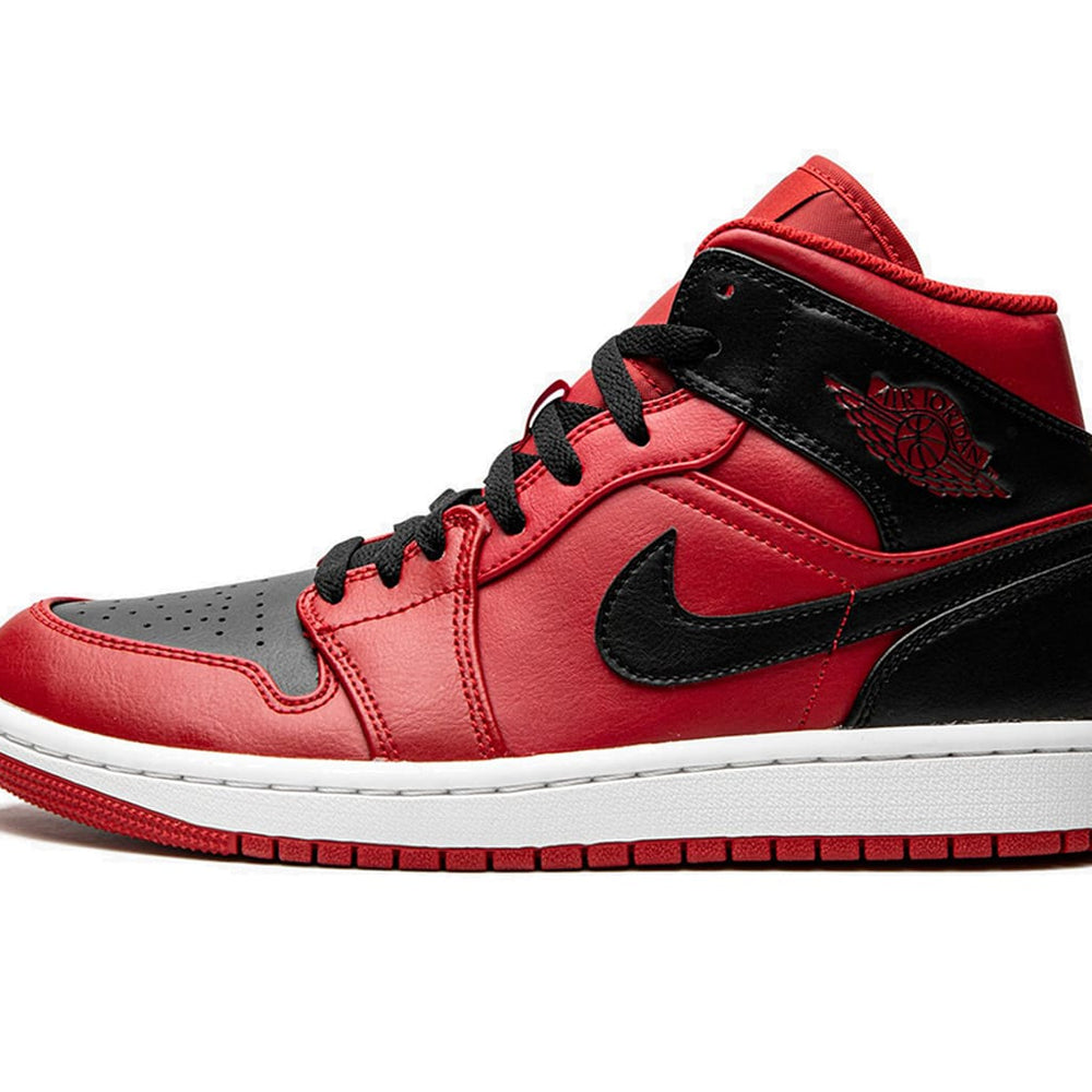 Air Jordan 1 Mid Reverse Bred