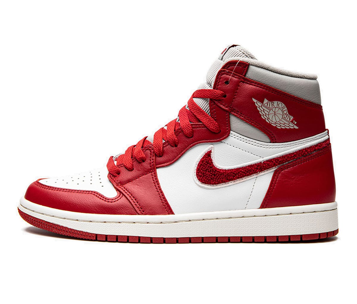 Air Jordan 1 Retro High Varsity Red (W)