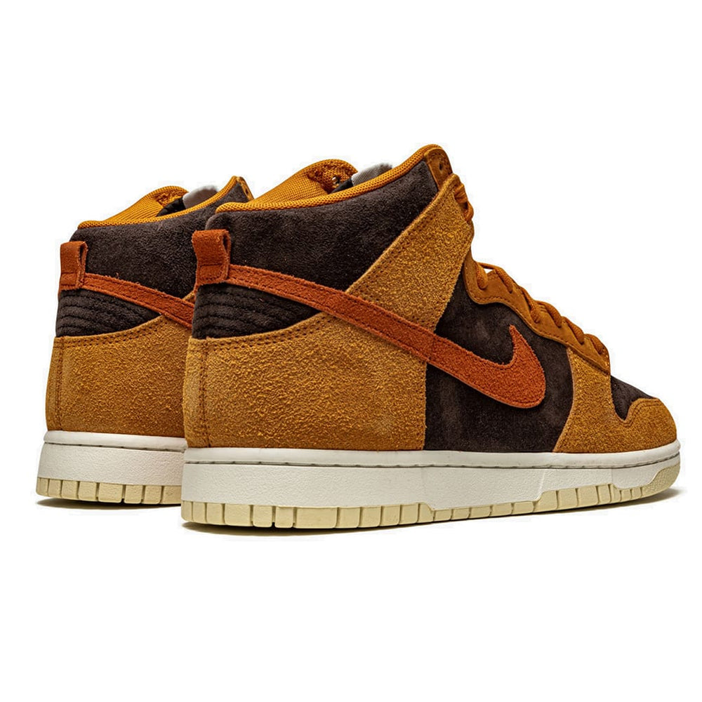 
                      
                        Nike Dunk High Dark Russet (High Curry)
                      
                    