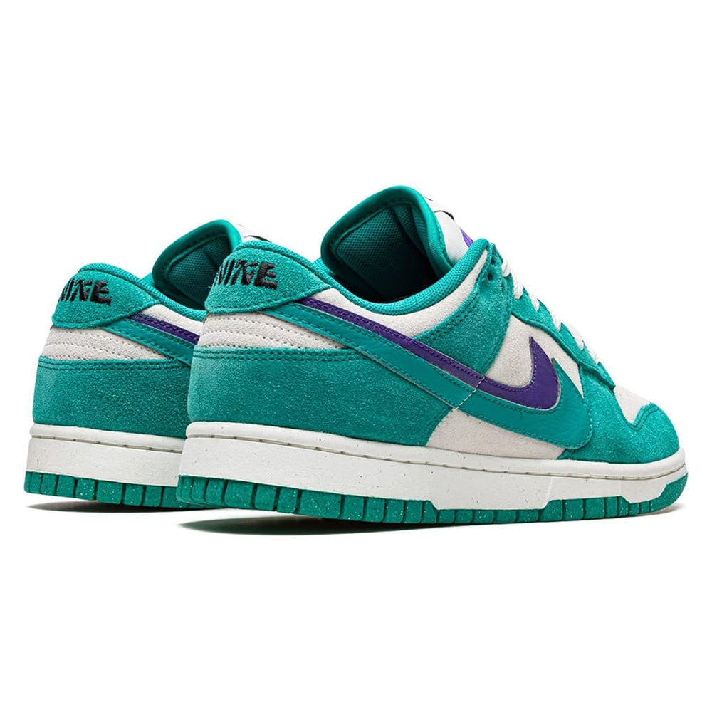 
                      
                        Nike Dunk Low 85 Neptune Green (W)
                      
                    