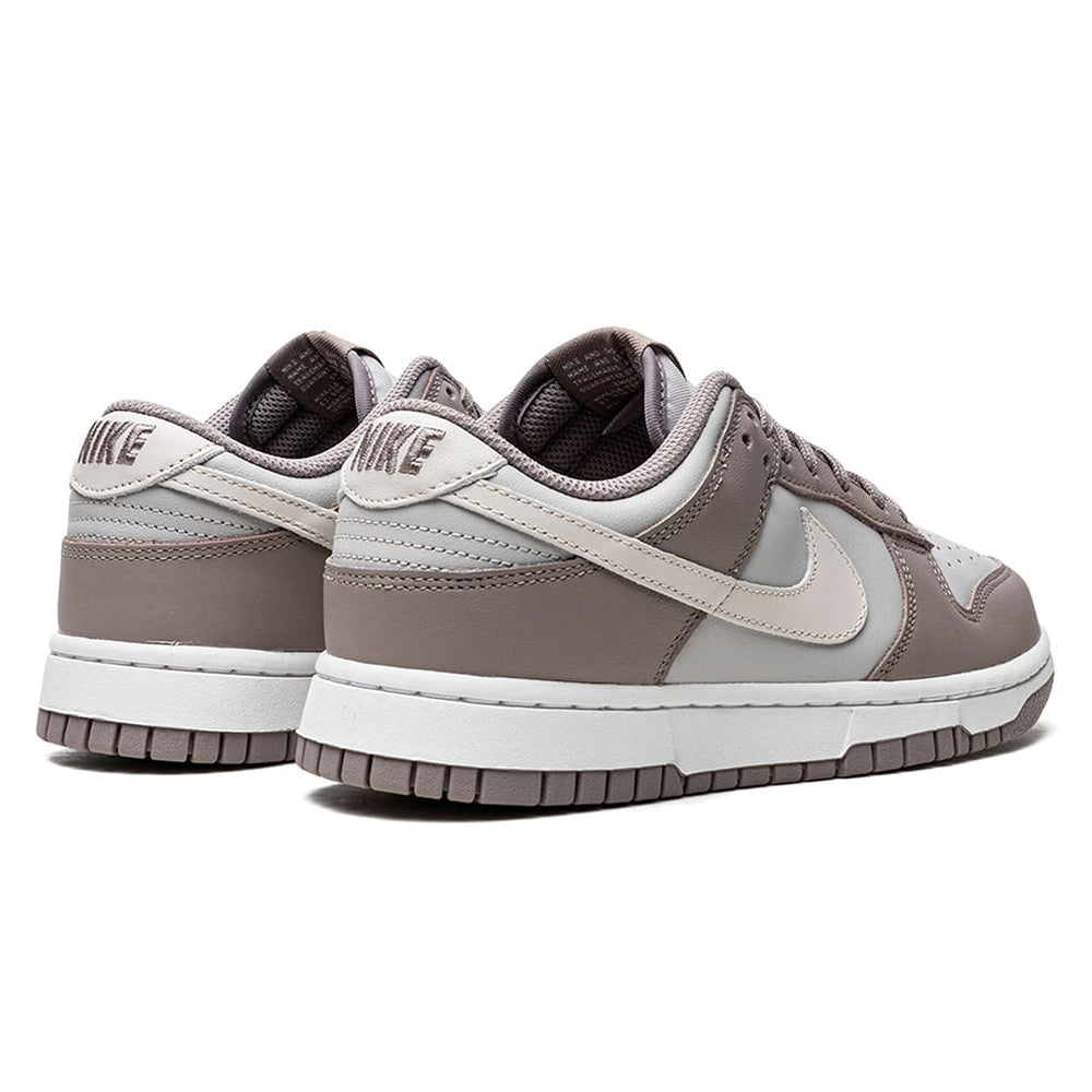 
                      
                        Nike Dunk Low Bone Beige (W)
                      
                    