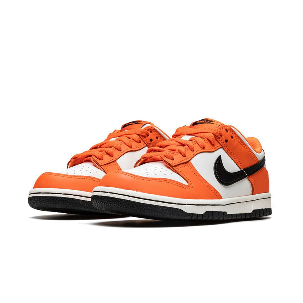 
                      
                        Nike Dunk Low Halloween (GS)
                      
                    