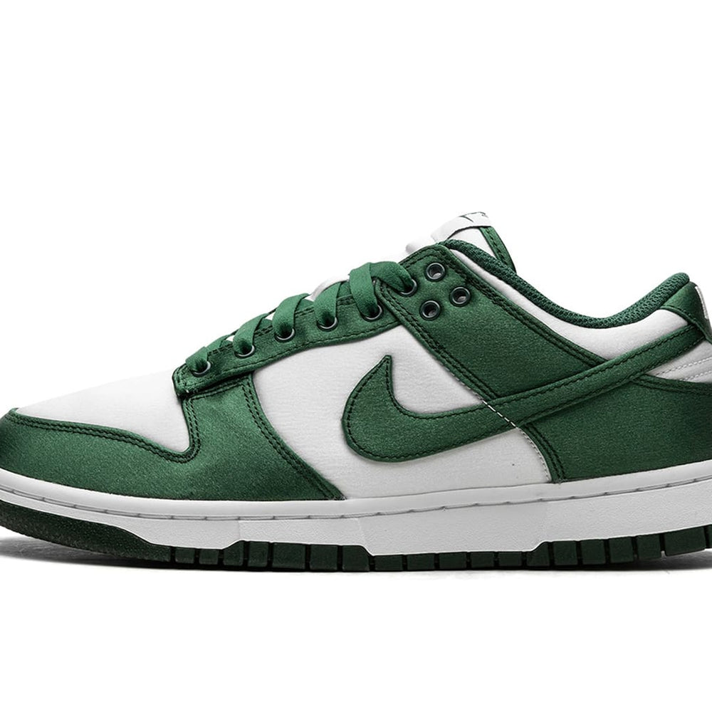 
                      
                        Nike Dunk Low Michigan State
                      
                    