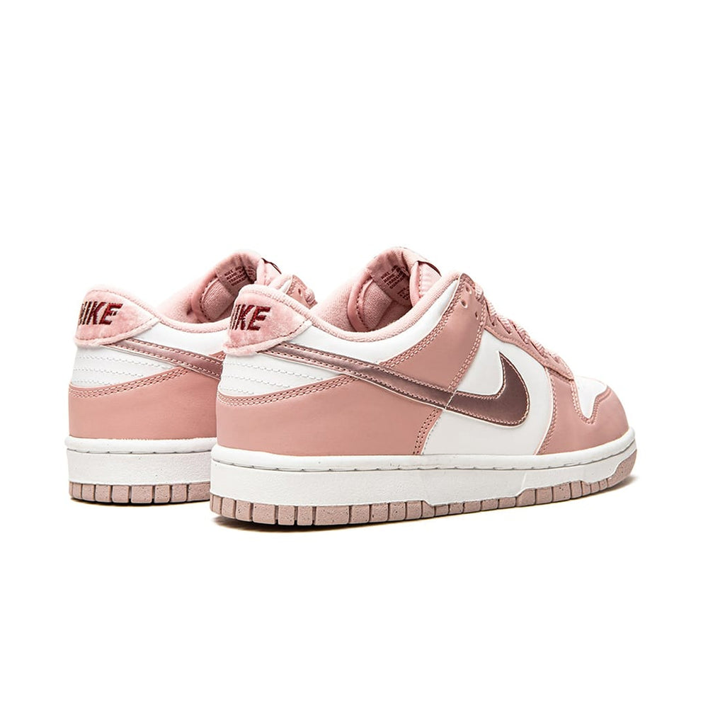 
                      
                        Nike Dunk Low Pink Velvet (GS)
                      
                    