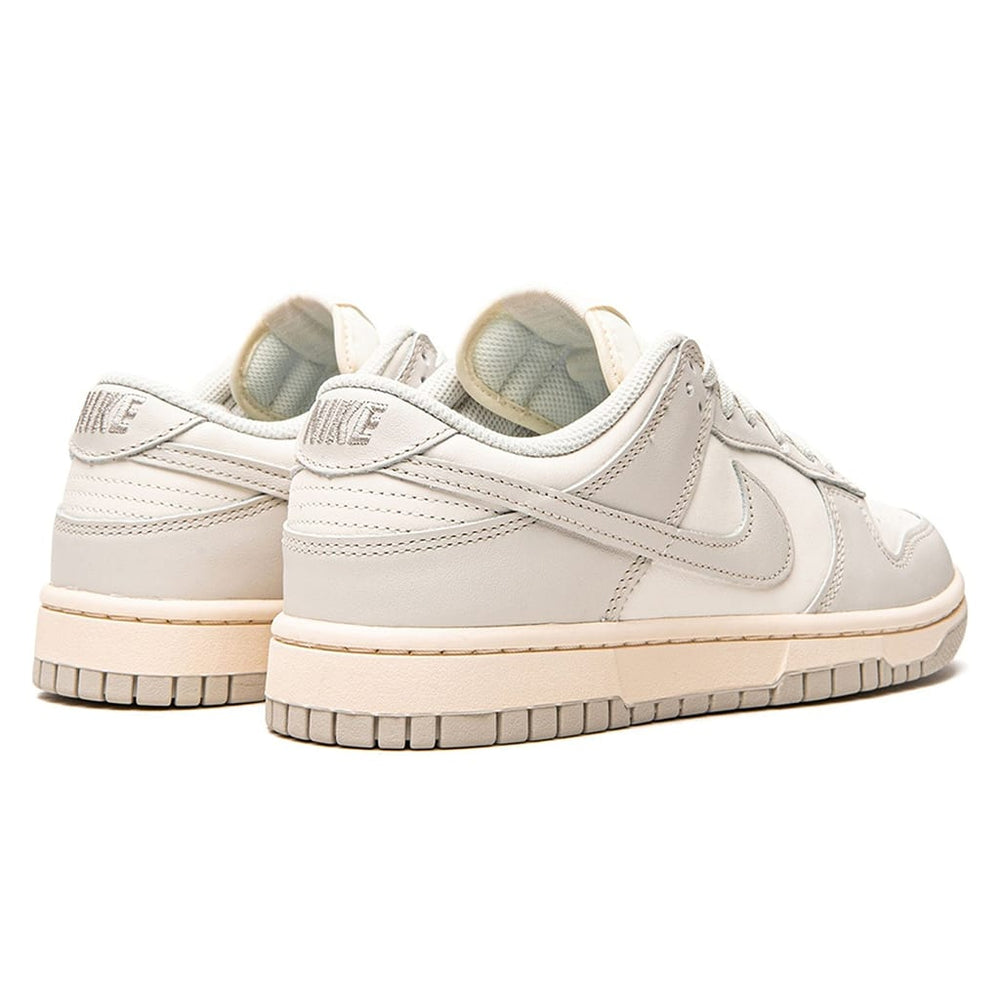 
                      
                        Nike Dunk Low Sail Light Bone (W)
                      
                    