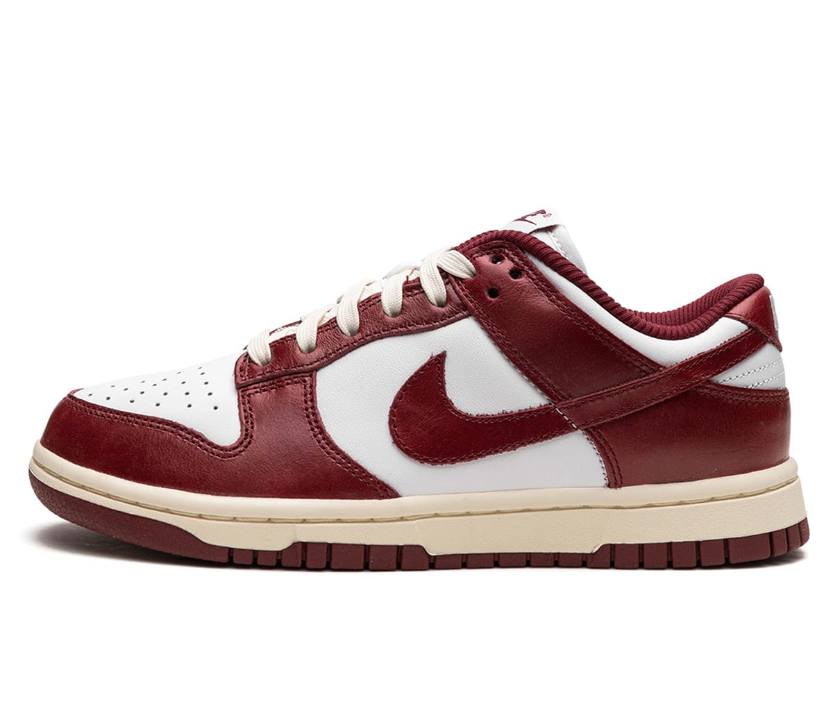 Nike Dunk Low Vintage Team Red (W)