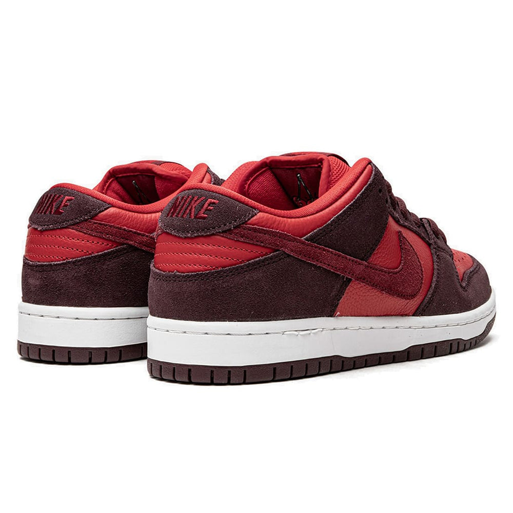 
                      
                        Nike SB Dunk Low Cherry
                      
                    