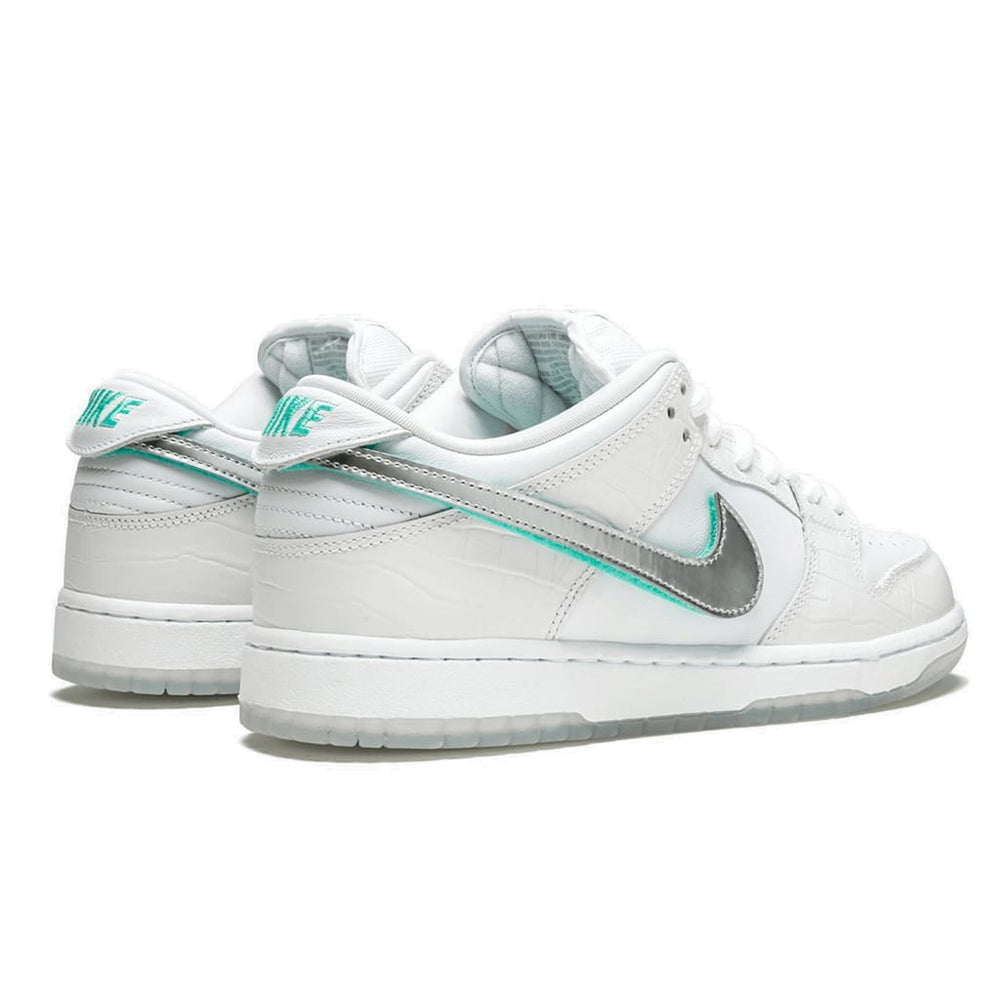 
                      
                        Nike SB Dunk Low Diamond Supply Co White Diamond
                      
                    