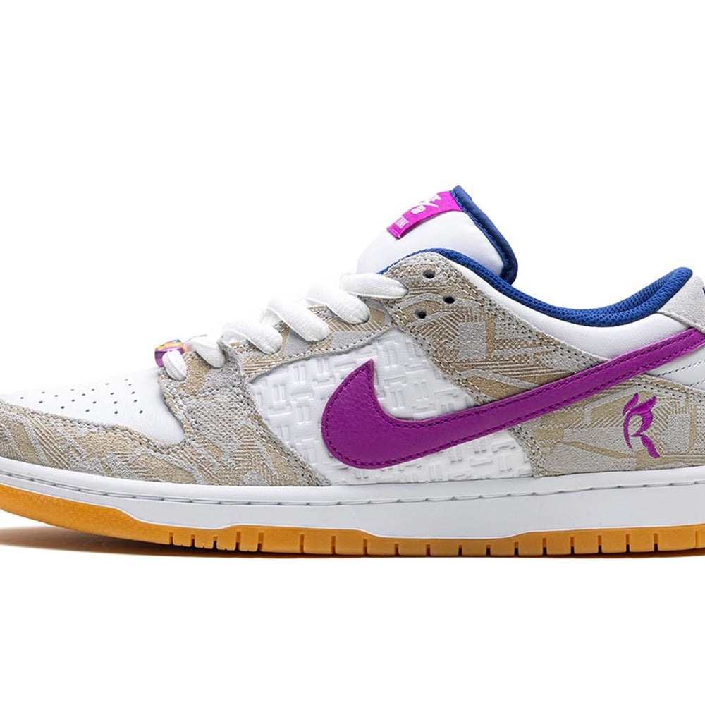 
                      
                        Nike SB Dunk Low Rayssa Leal
                      
                    