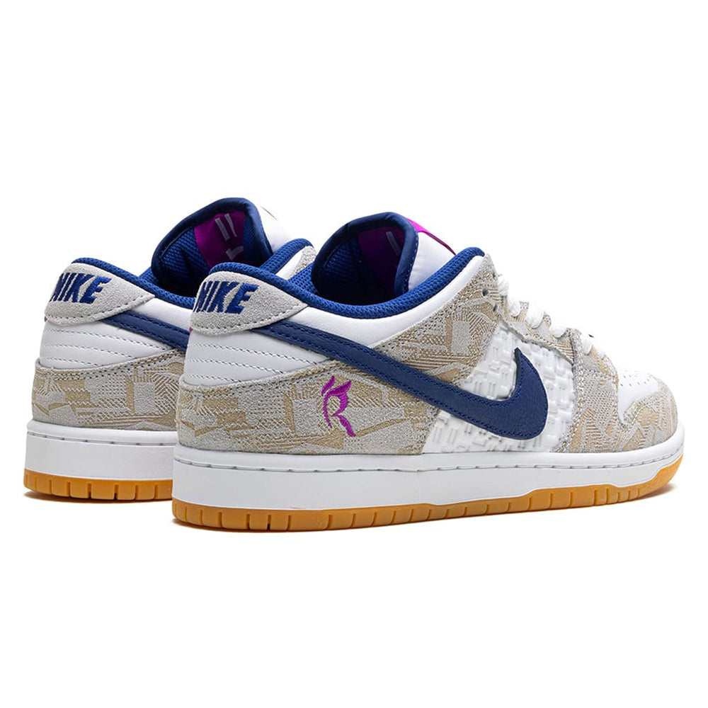 
                      
                        Nike SB Dunk Low Rayssa Leal
                      
                    