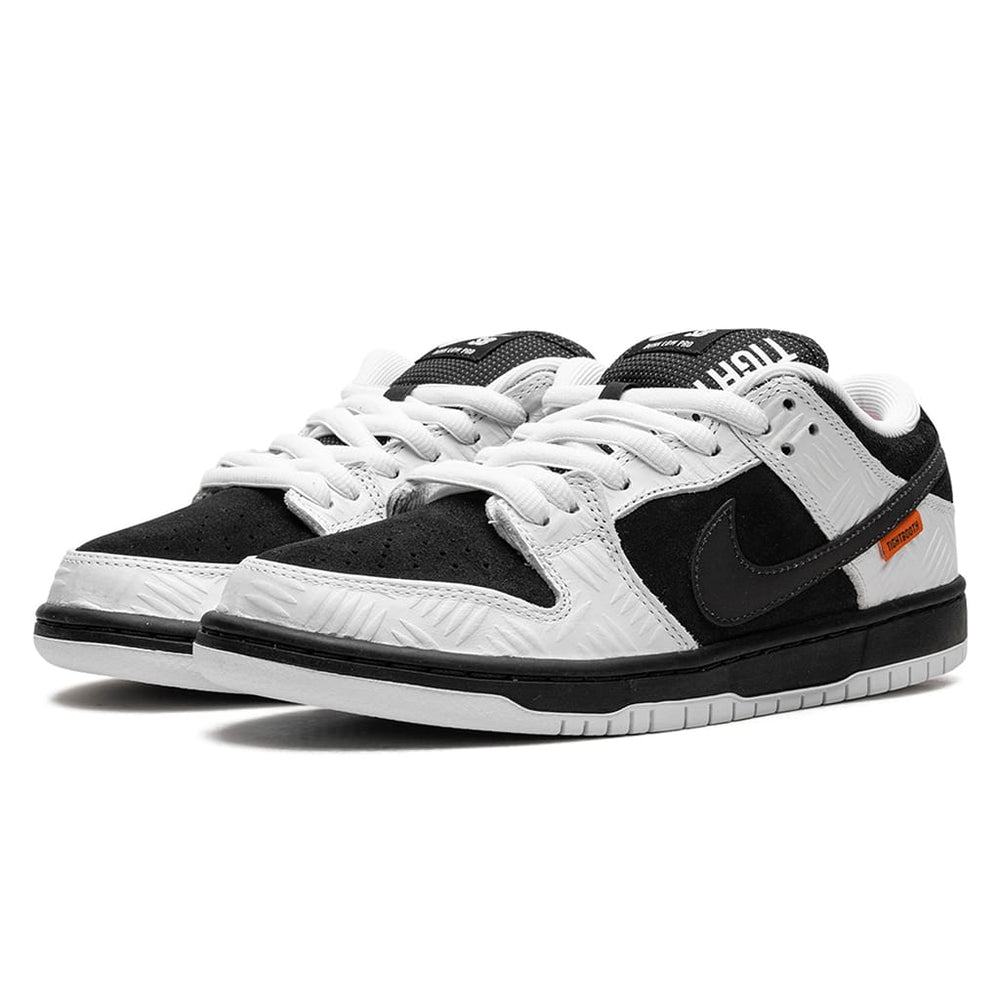 Nike SB Dunk Low TIGHTBOOTH