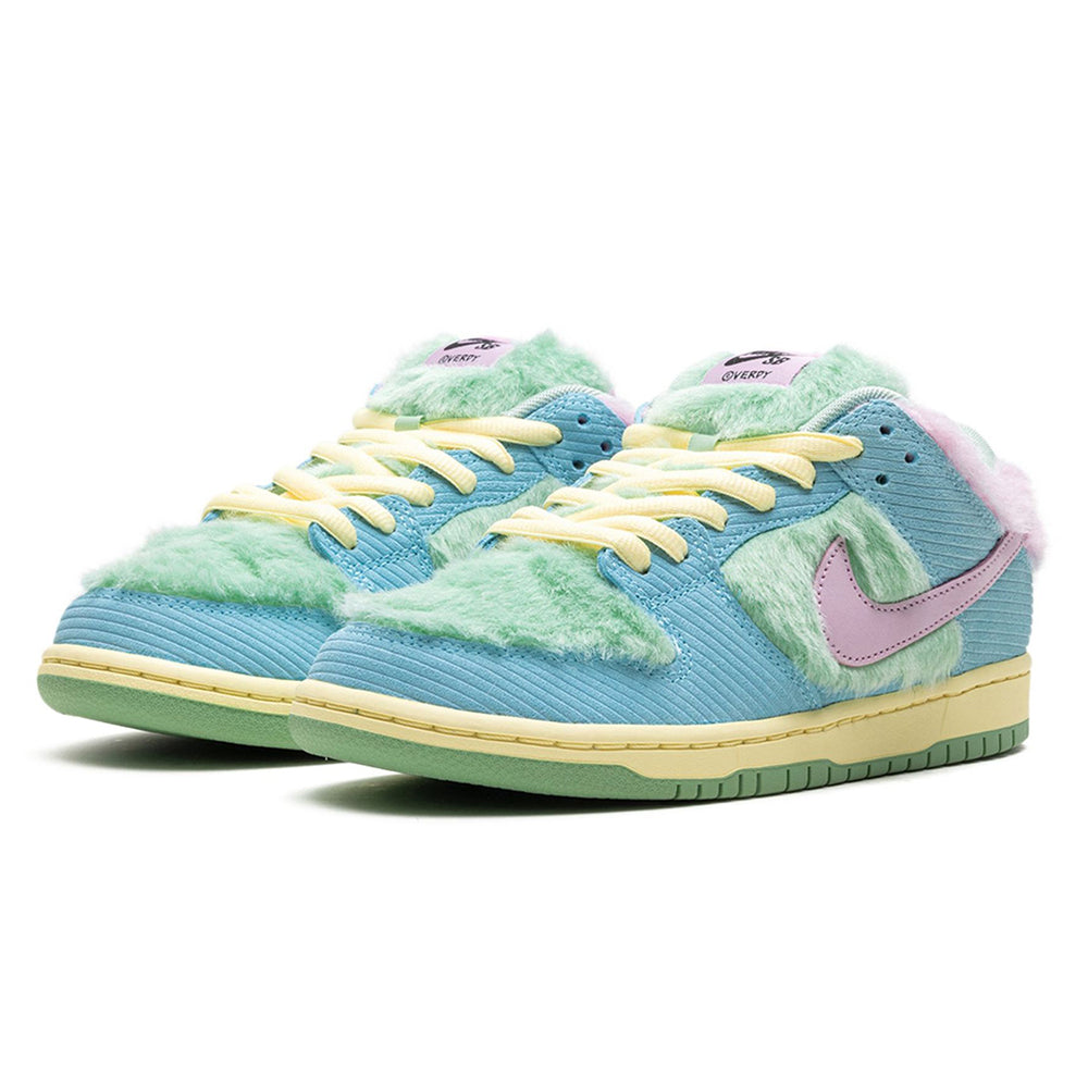 
                      
                        Nike SB Dunk Low Verdy Visty
                      
                    