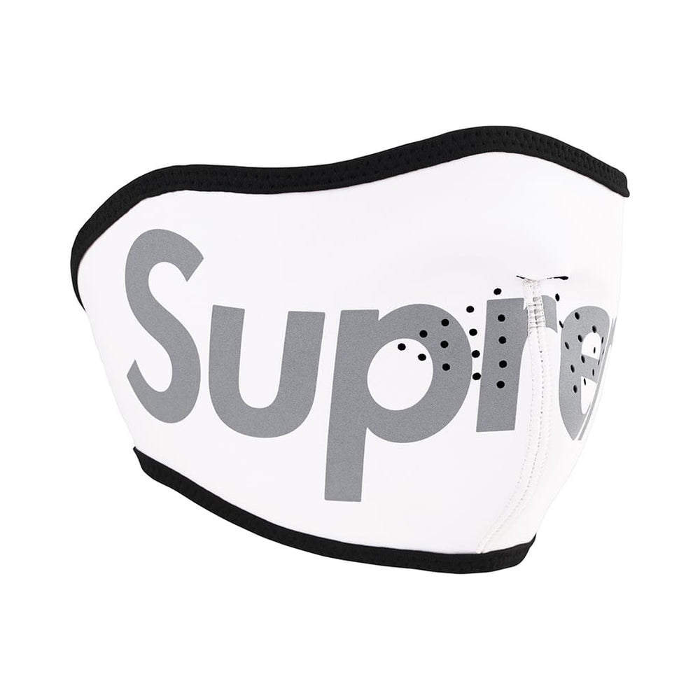 
                      
                        Supreme WINDSTOPPER Facemask White
                      
                    