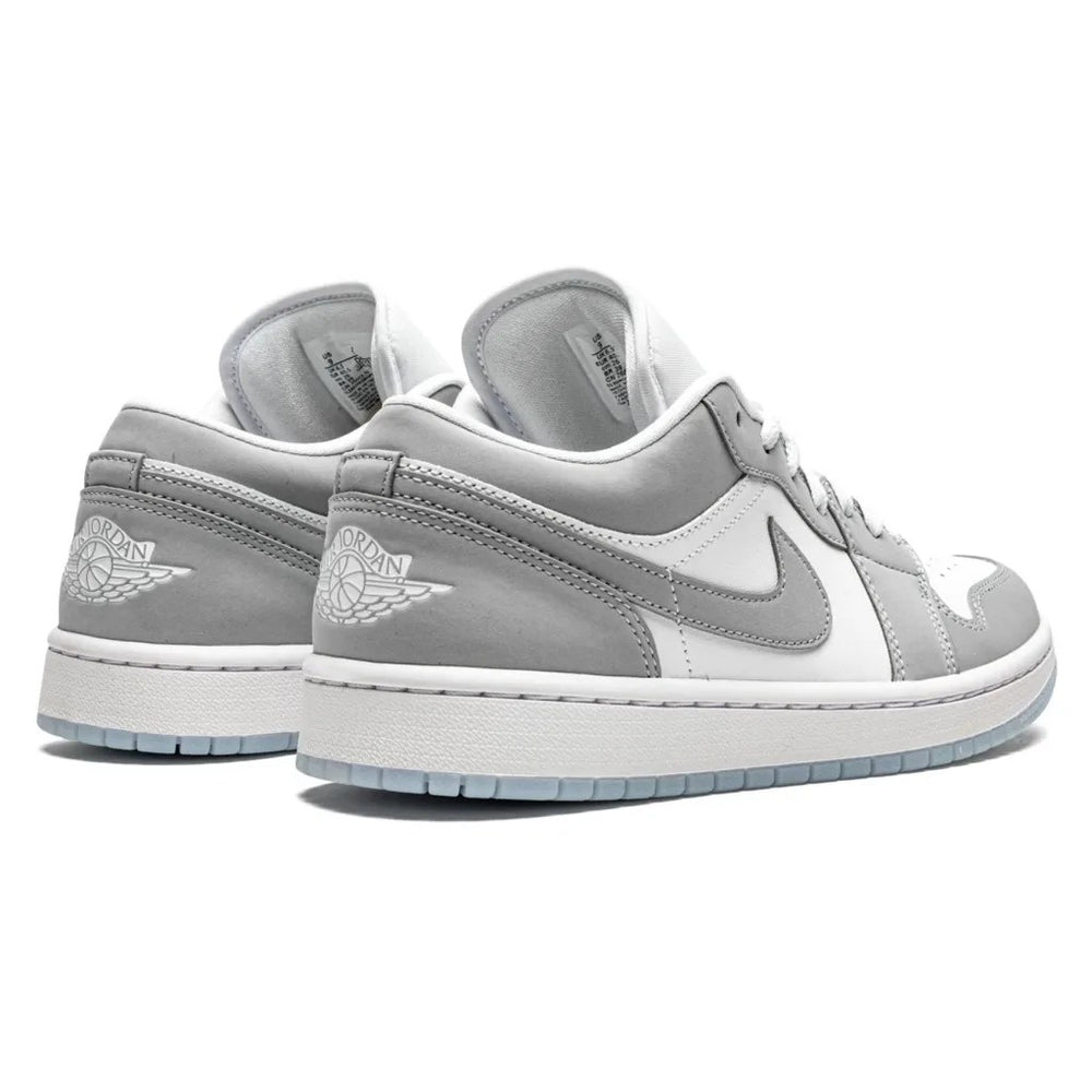 
                      
                        Air Jordan 1 Low Wolf Grey (W)
                      
                    