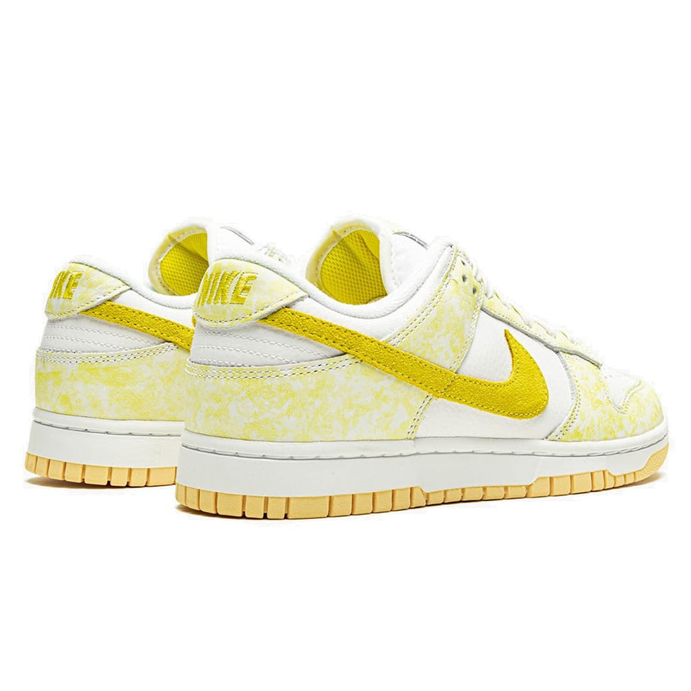 
                      
                        Nike Dunk Low Yellow Strike (W)
                      
                    