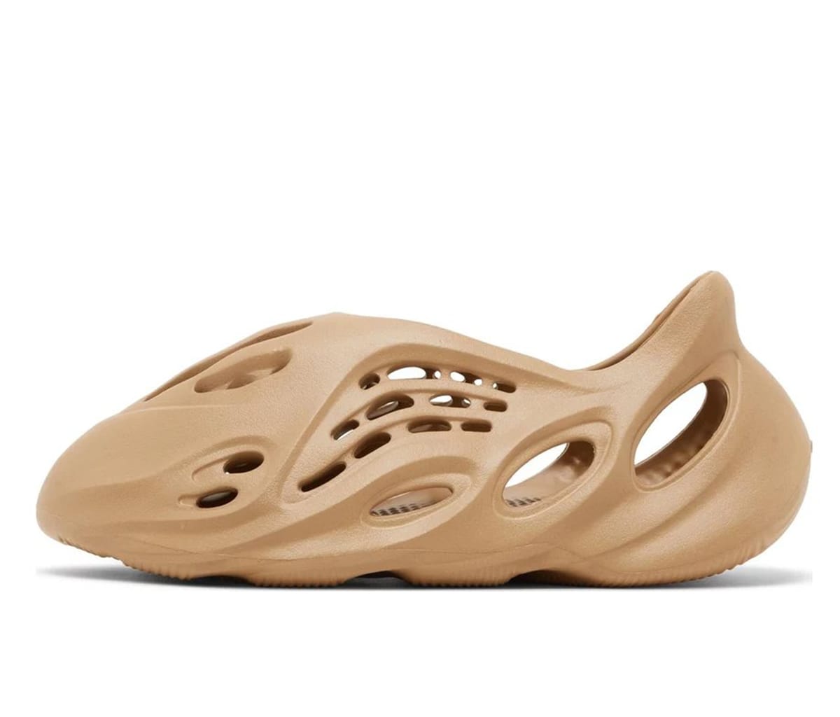adidas YEEZY Foam Runner “Clay Taupe”